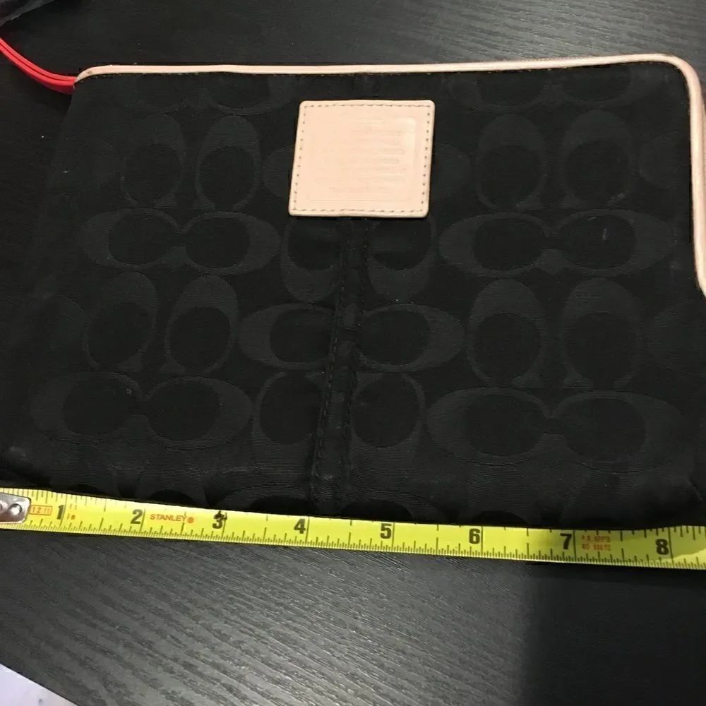 Authentic Coach Black Zippered Pouch - Picture 4 of 6